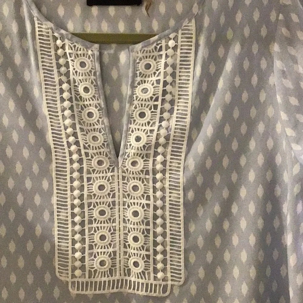 Ivanka Tump Light Blue and White Lace Front Blouse Size L - Picture 3 of 7